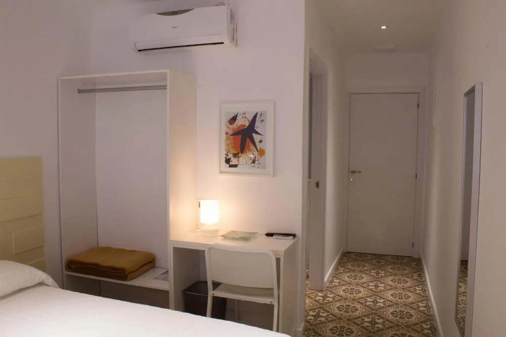Room, Hostal Nova, Barcelona