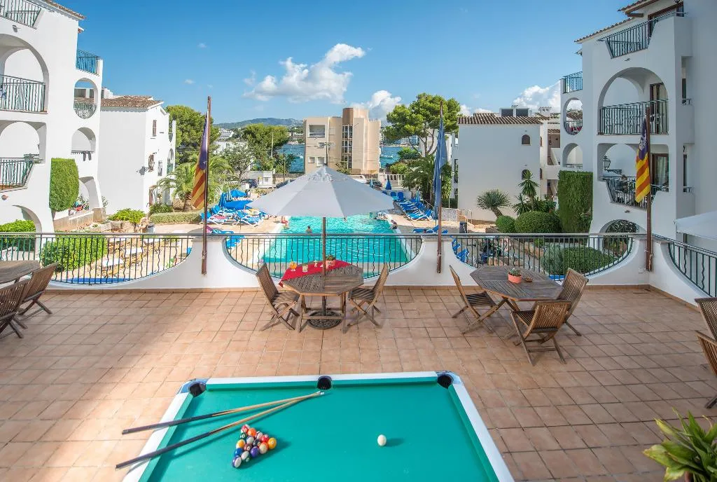 Sports and Entertainment, Flip Flop Surfing Playa Apartments, Majorca