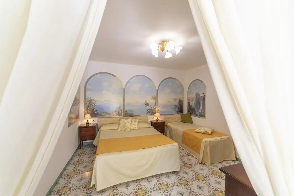 Room, Casa Teresa, Naples