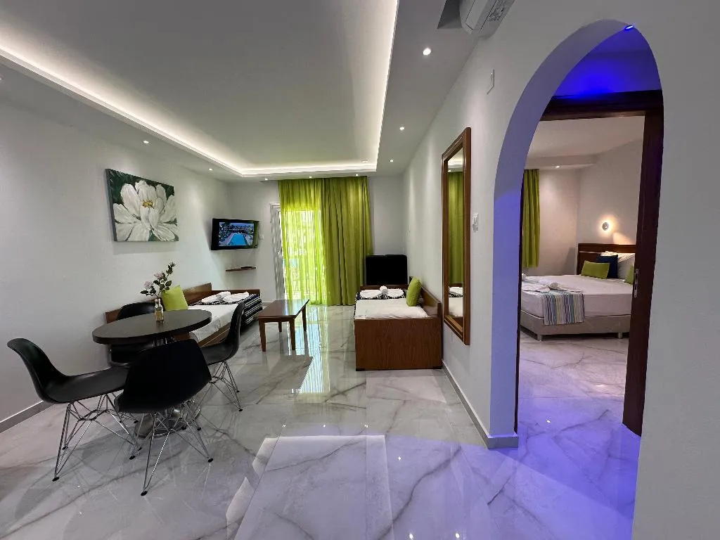 APARTMENT CAPACITY 4 Room, Loutsiana Hotel & Apartments, Cyprus