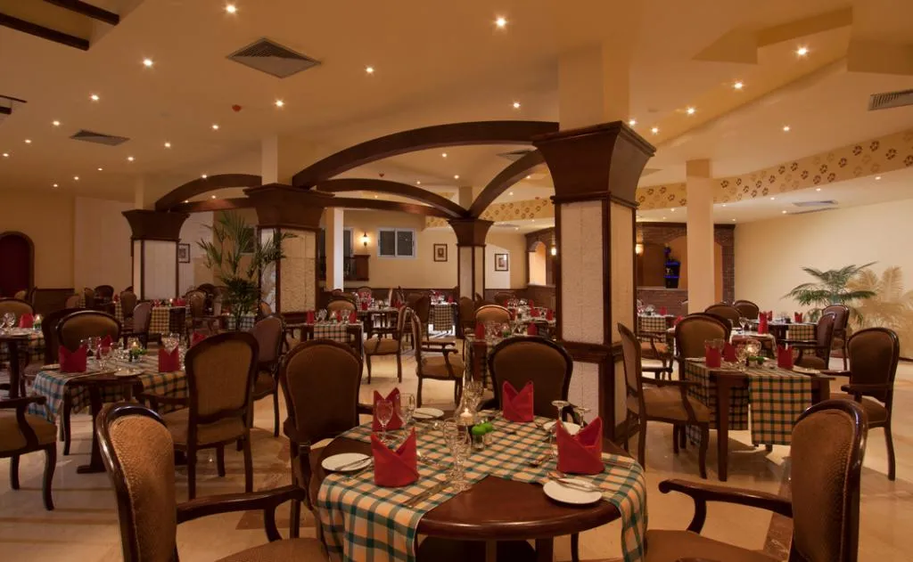 Restaurant, Royal Pharaoh Resort & Aqua Park, Red Sea Riviera