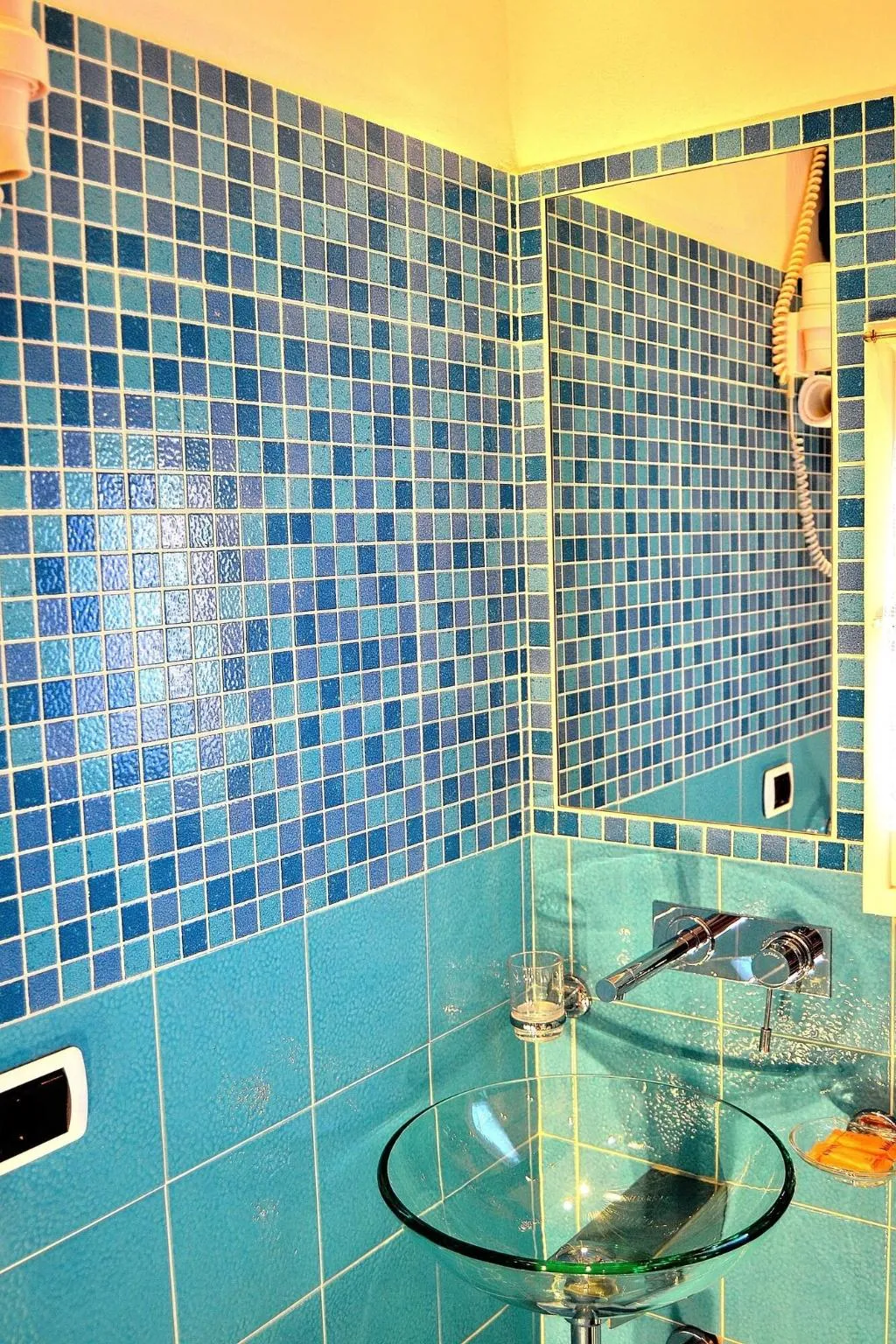 Room, Chez Moi, Florence