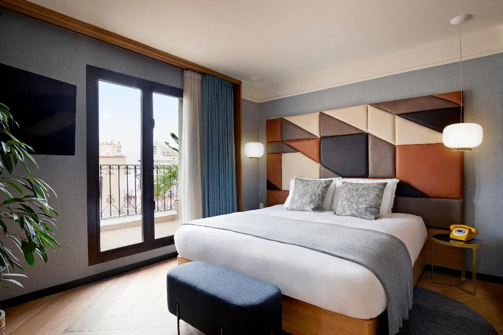 SUITE KING SIZE BED Room, Kimpton Vividora Hotel, Barcelona