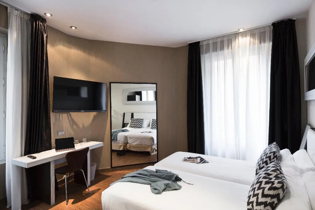 DOUBLE SINGLE USE STANDARD Room, Petit Palace Triball, Madrid