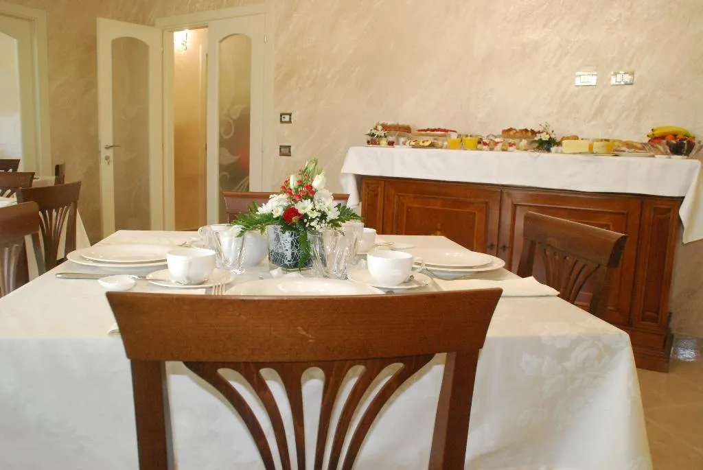 Restaurant, Daphnae House, Catania