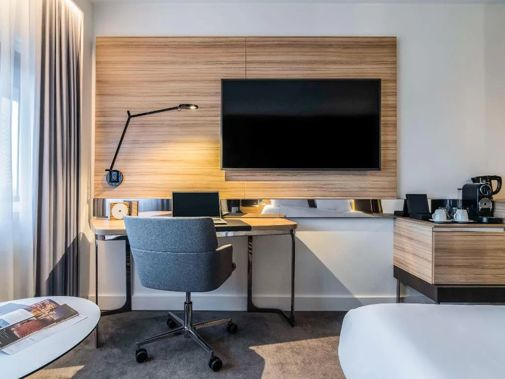 DOUBLE EXECUTIVE KING BED Room, Novotel Amsterdam City, Amsterdam