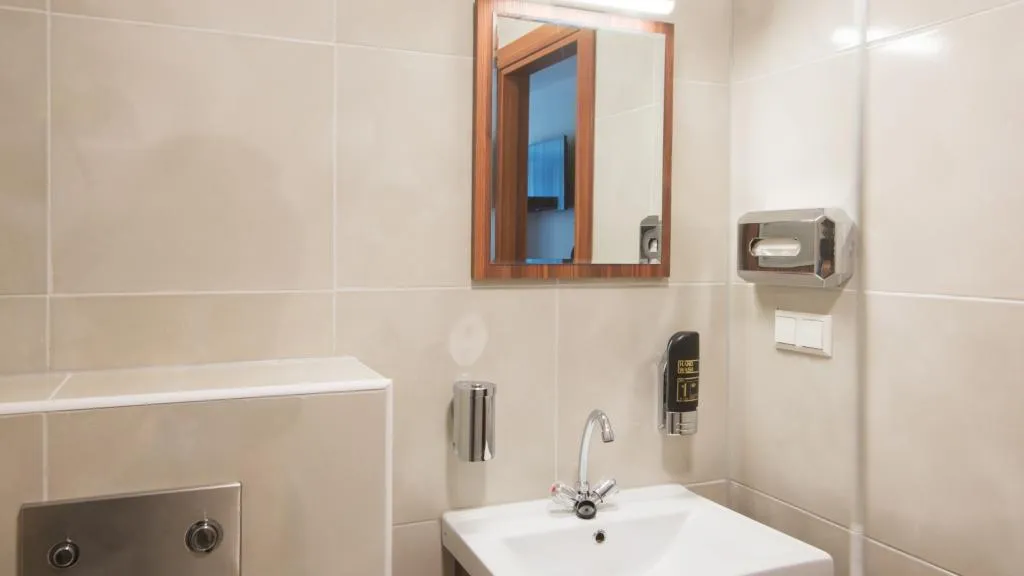 Room, Kings Court, Amsterdam