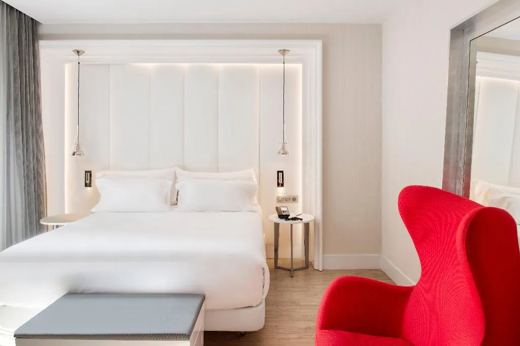 DOUBLE PREMIUM Room, NH Collection Barcelona Gran Hotel Calderón, Barcelona