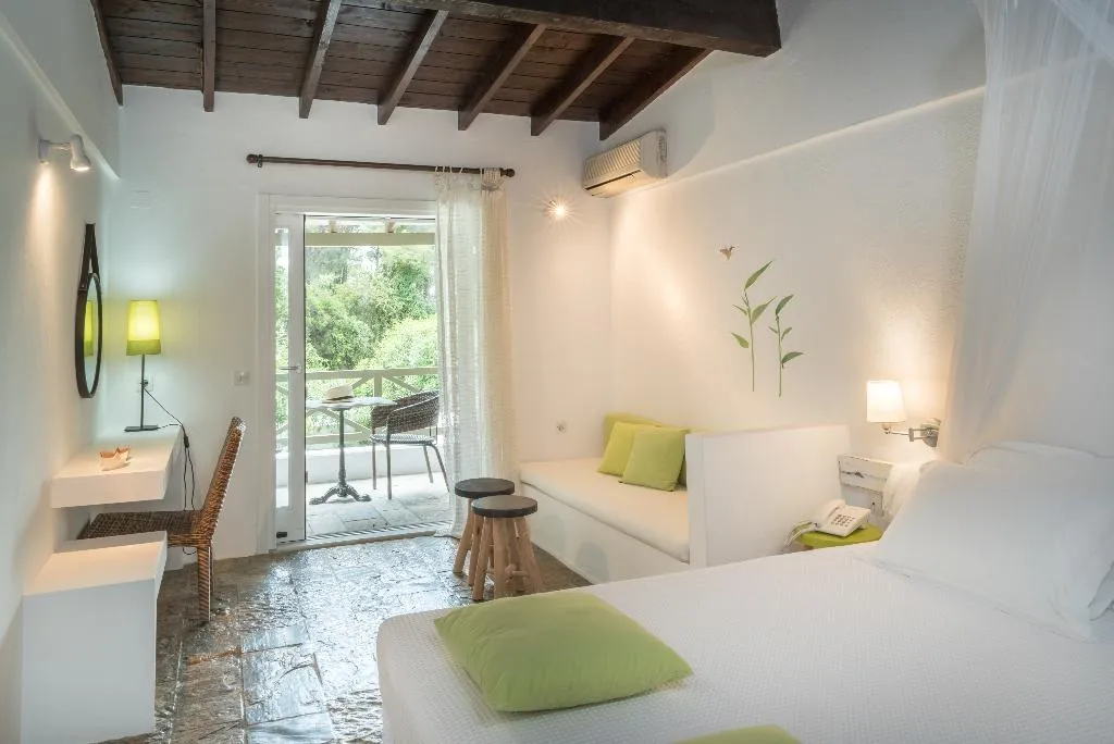 JUNIOR SUITE STANDARD Room, Skiathos Holidays Hotel, Skiathos