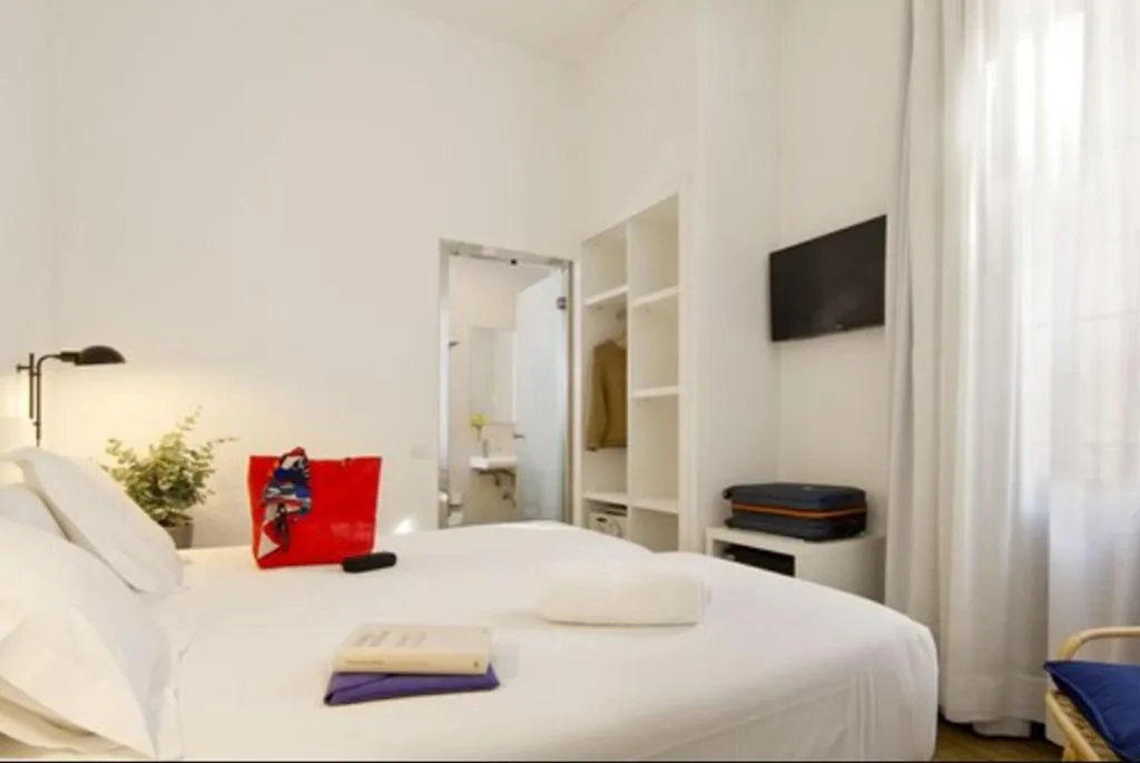 Room, Som Nit Born, Barcelona