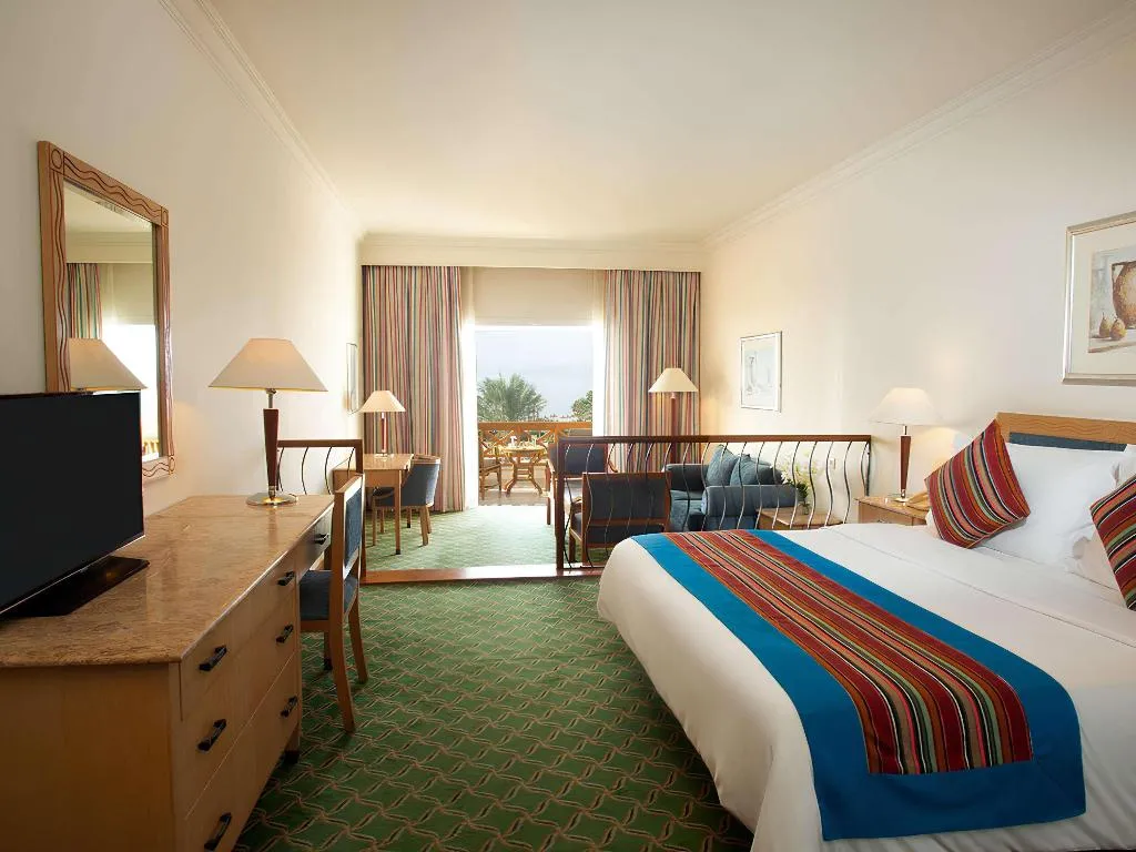 TWIN CLASSIC POOL VIEW Room, Movenpick Resort Taba, Red Sea Riviera