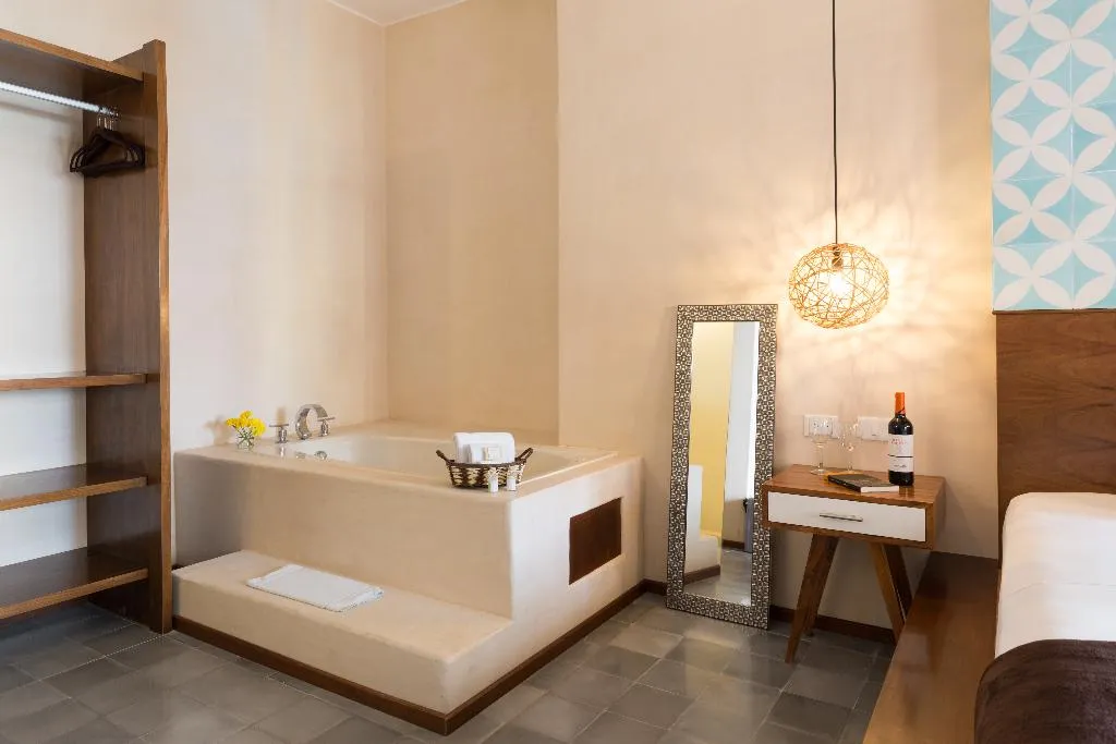 Room WITH JACUZZI Room, Quinta Margarita, Boho Chic Hotel, Cancun Area