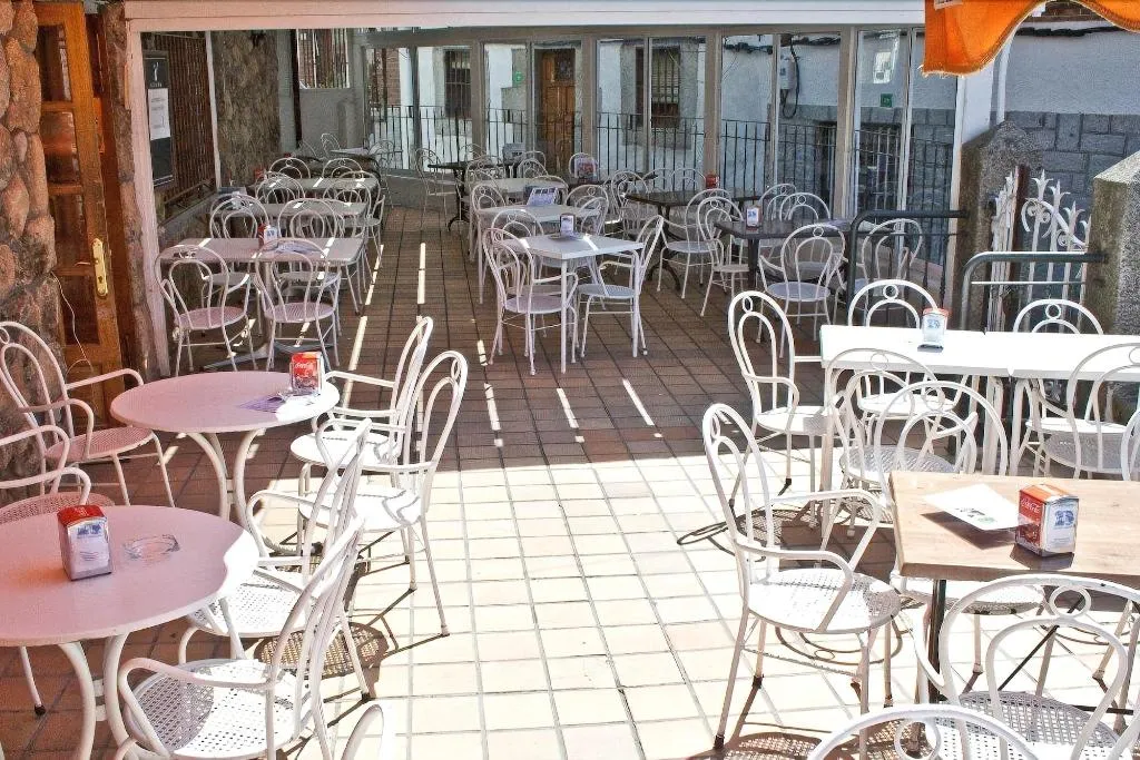 Terrace, Hostal La Maya, Madrid