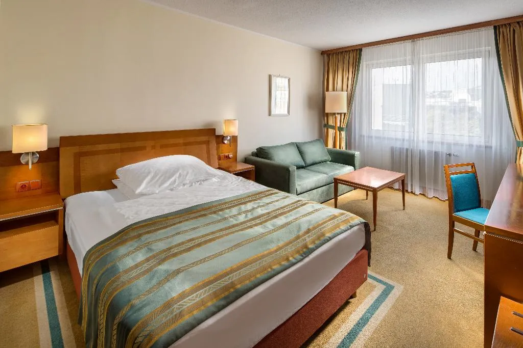 Room, Quality Hotel Brno Exhibition Centre, Prague