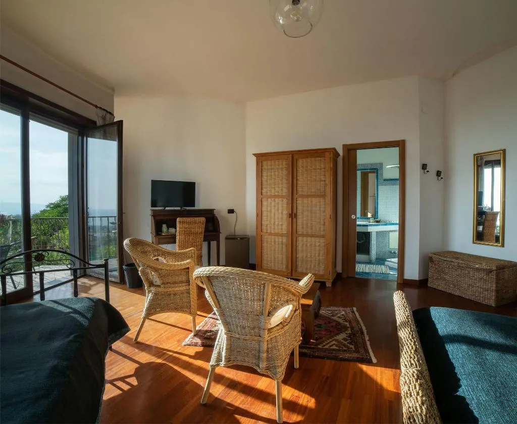 Room, Villa Patrizia Bb, Naples