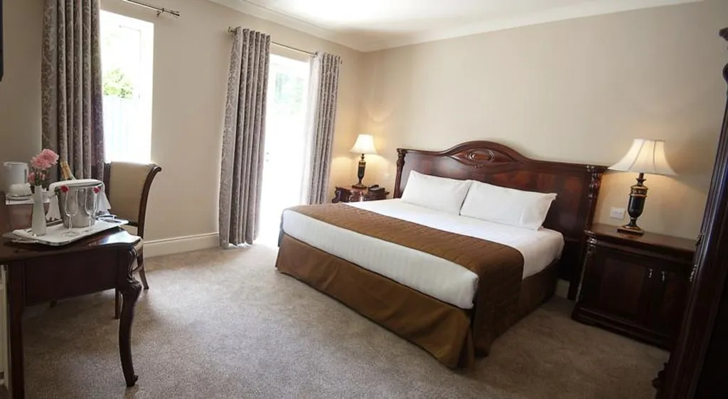 DOUBLE STANDARD Room, Finnstown Castle Hotel, Dublin