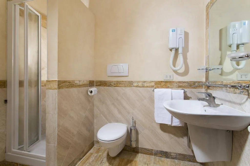 Room, Teatro Pace 33, Rome