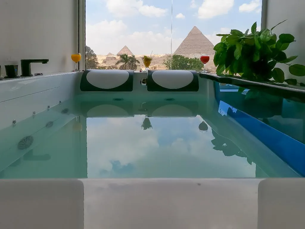 Double or Twin DELUXE WITH JACUZZI Room, Giza Pyramids View Inn, Cairo