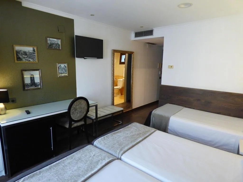 Room, Moderno, Barcelona