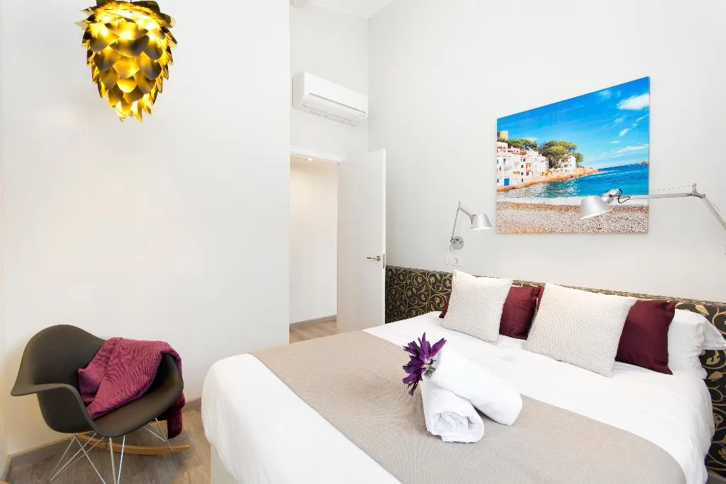 APARTMENT THREE BEDROOMS Room, Mercedes Heritage Apartments, Barcelona