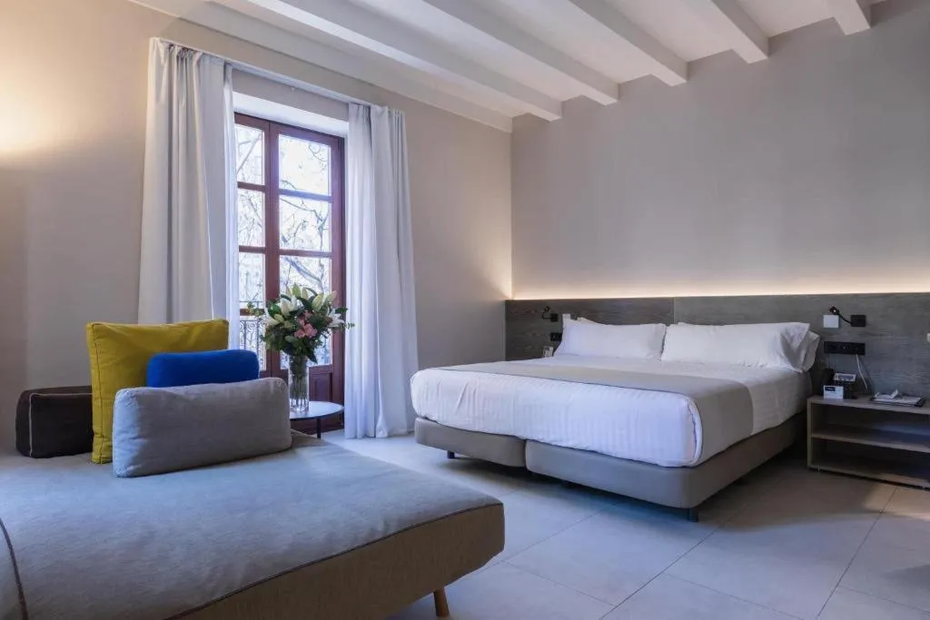 SUITE DELUXE ONE BED Room, Myr Plaza Mercado & Spa, Valencia
