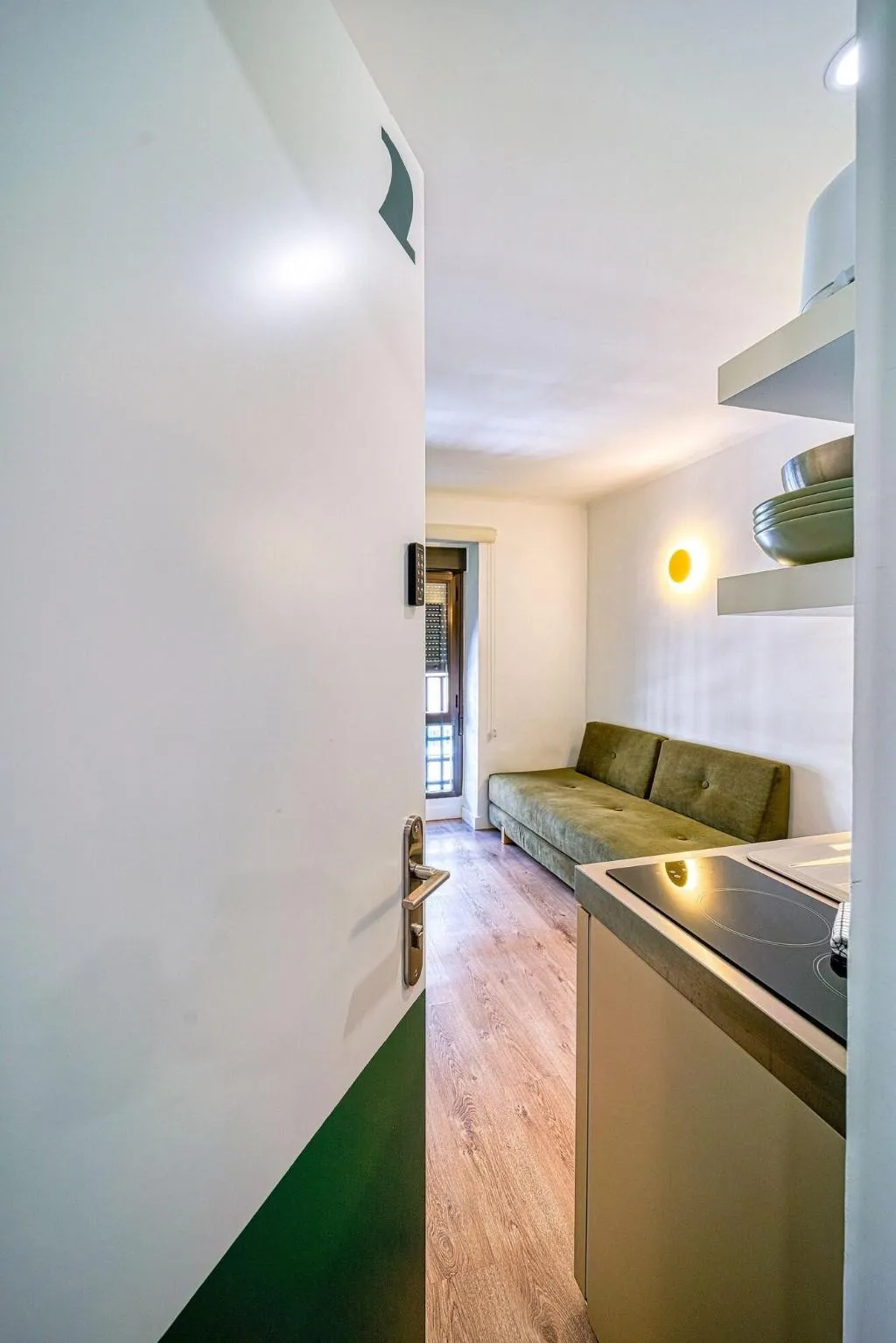 Room, Angelitomad, Madrid