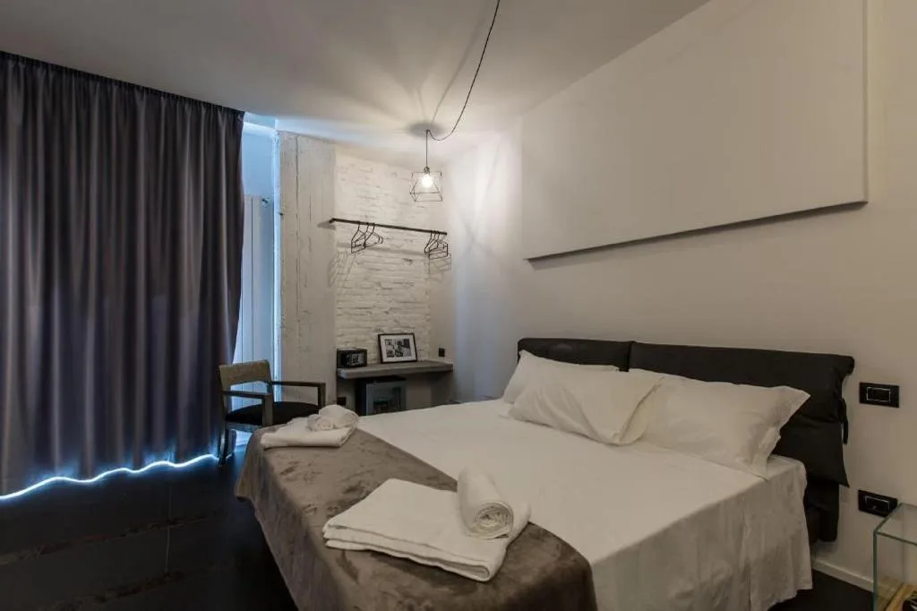Room, The Boutique Napoli Suite, Naples