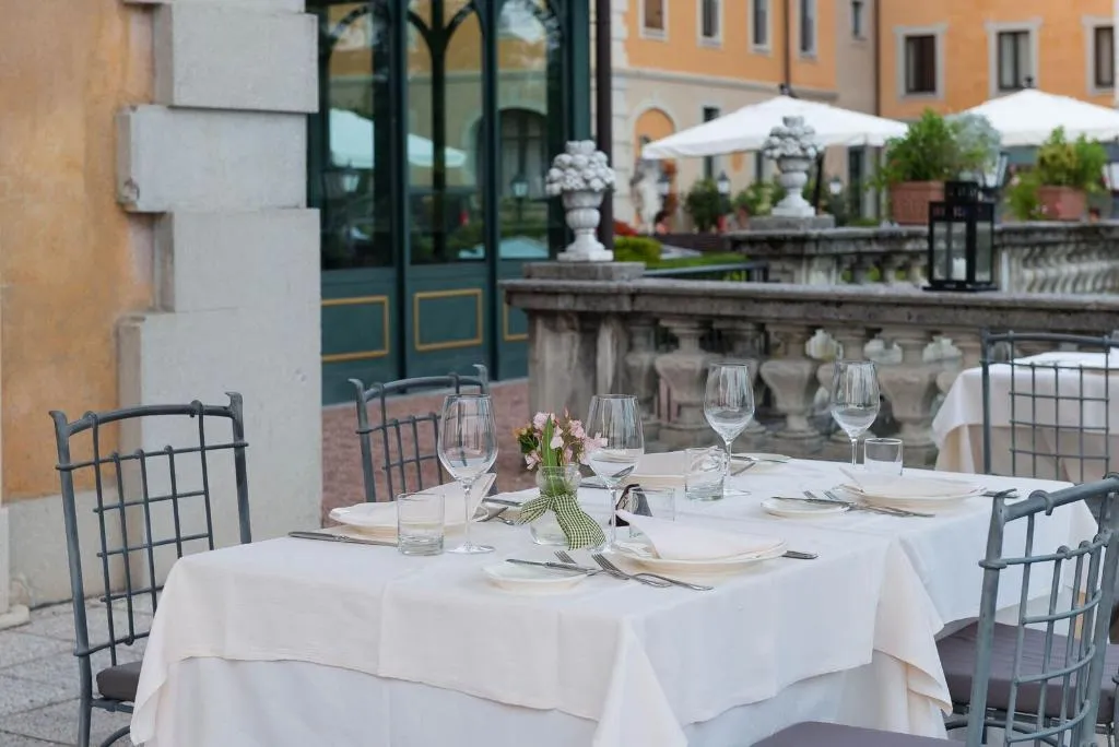Restaurant, Hotel Villa Porro Pirelli, Milan