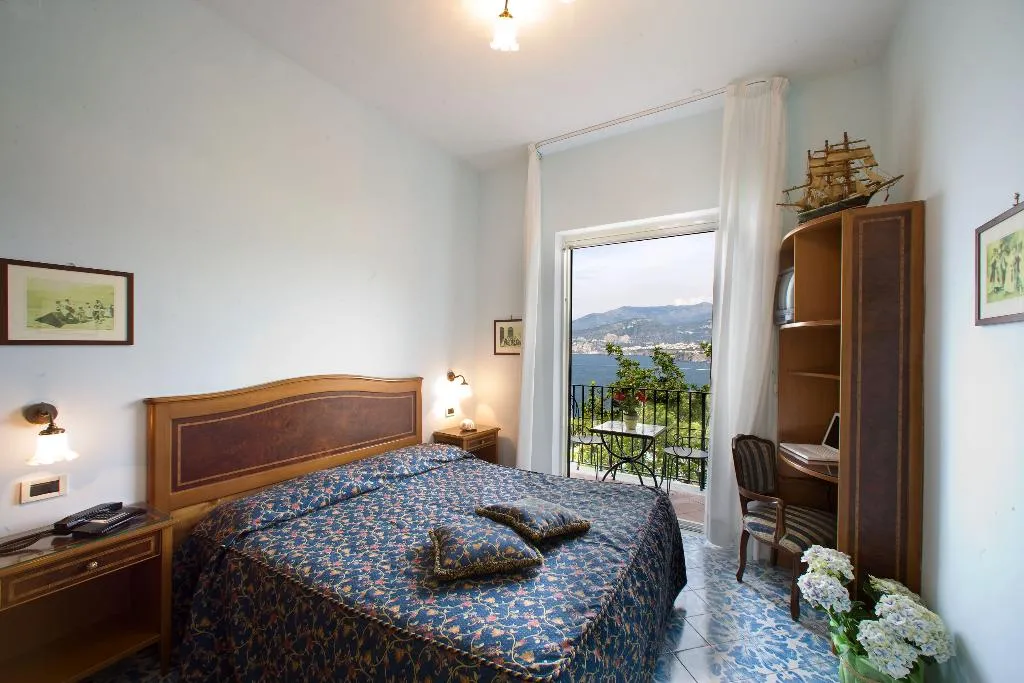 Double or Twin SUPERIOR Room, La Tonnarella, Naples