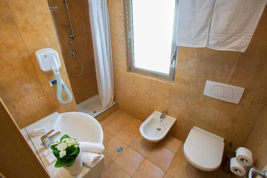 QUADRUPLE STANDARD Room, Yachting Palace, Taormina