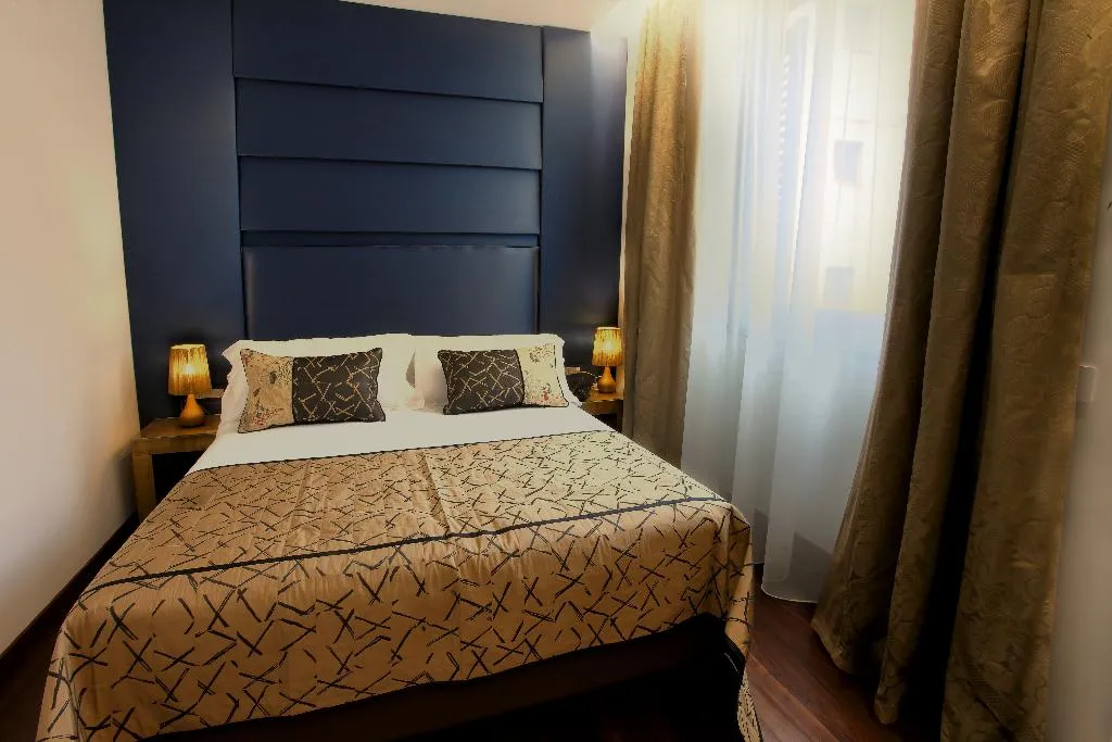 DOUBLE DELUXE Room, Palazzo Cartari, Palermo