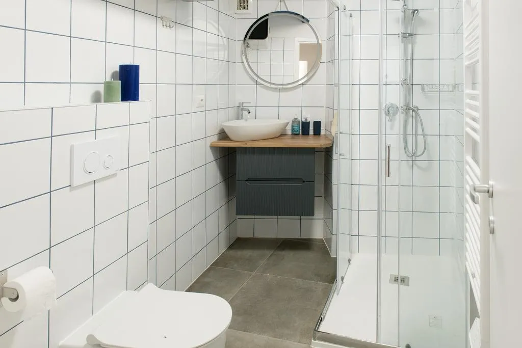 APARTMENT TWO BEDROOMS TWO BATHROOMS Room, Stresa Complex Levoasi, Milan
