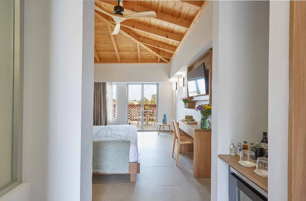DOUBLE WITH JACUZZI Room, Mystery Skiathos Luxury Residence, Skiathos
