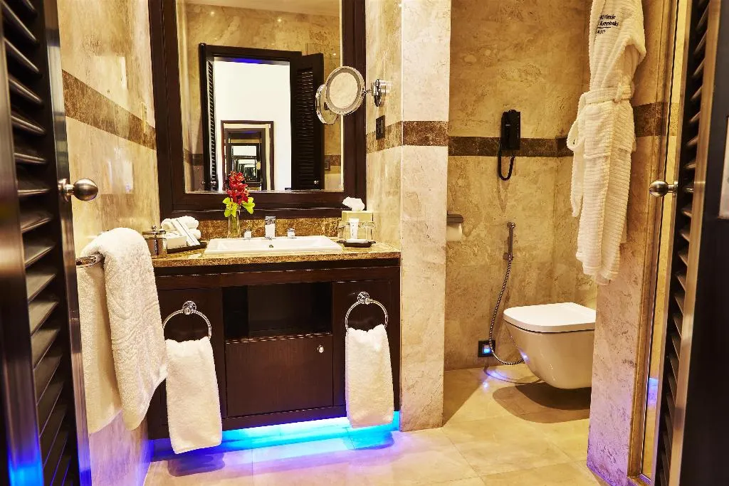 Room, Kempinski Palace Cairo, Cairo
