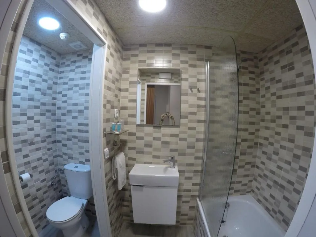 Room, L'Hostalet d'Arenys de Mar, Barcelona