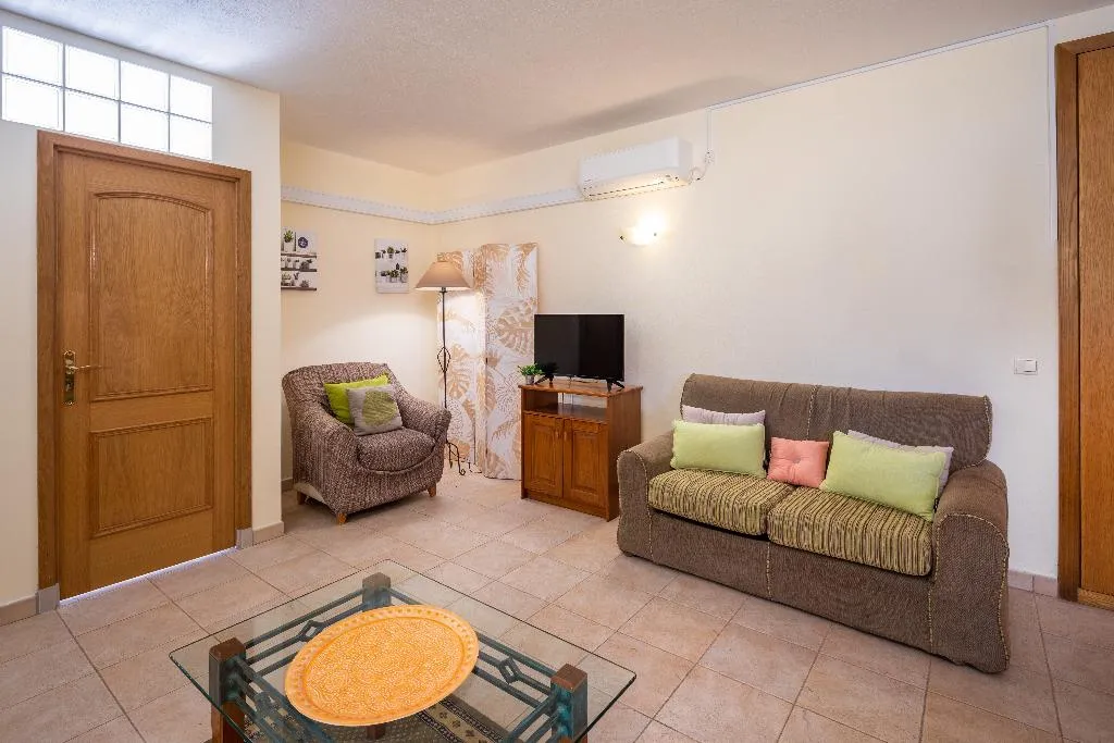 APARTMENT TWO BEDROOMS ONE BATHROOM Room, Apartamentos Monte dos Avós, Albufeira, Algarve