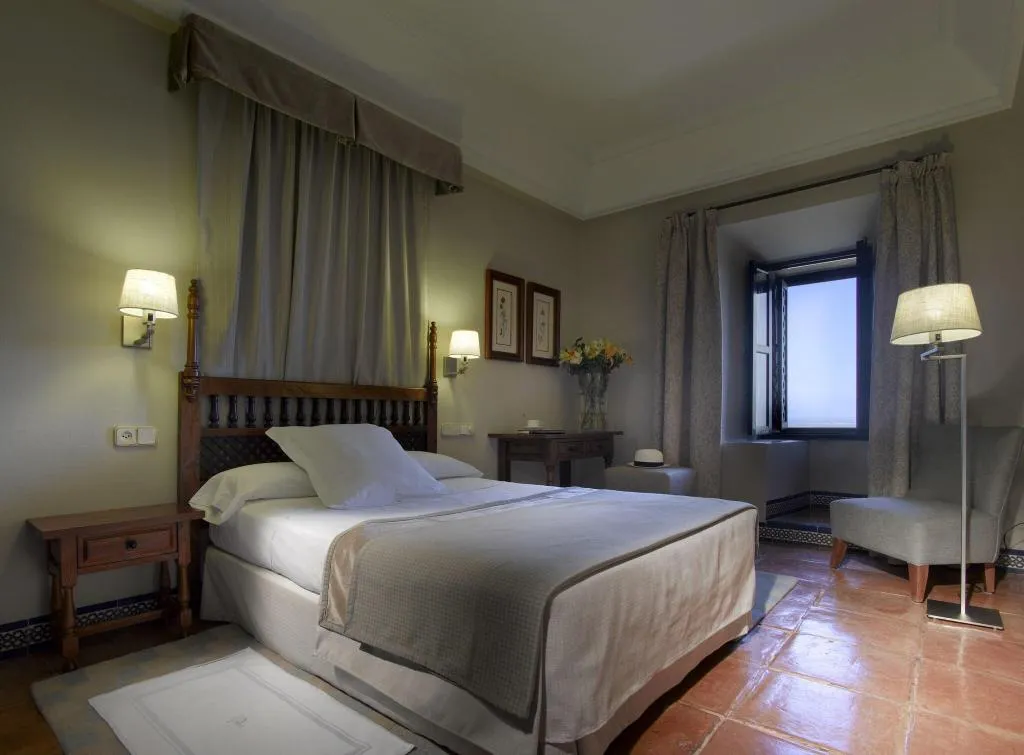 Room, Parador de Carmona, Seville