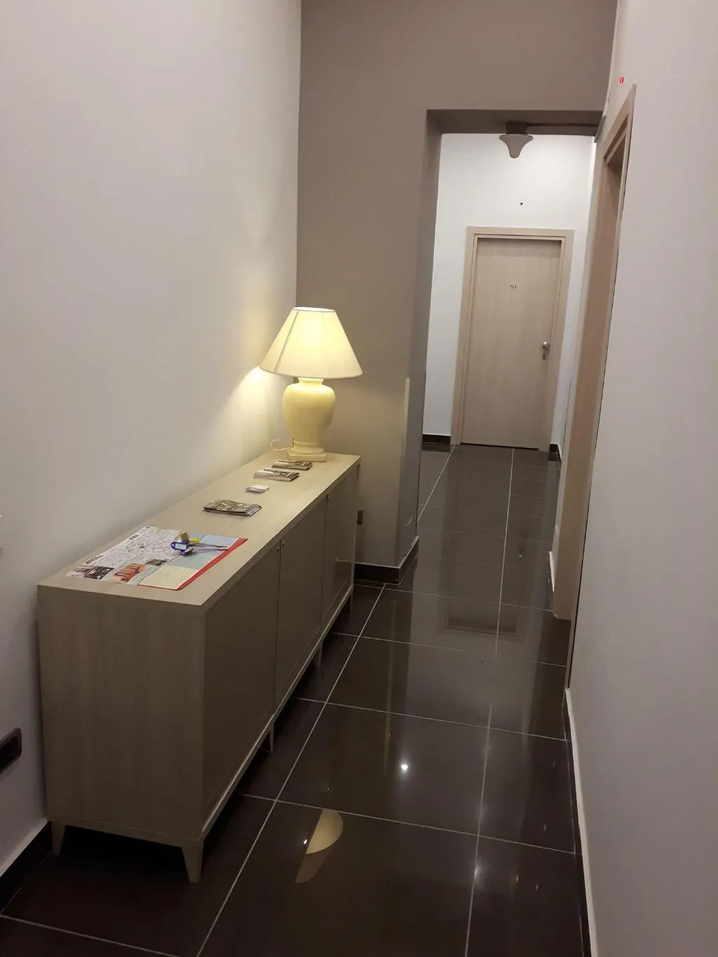 Lobby, Be Italian Bovio Flats, Naples
