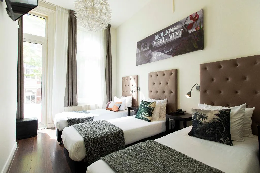 TRIPLE STANDARD Room, Quentin England Hotel, Amsterdam