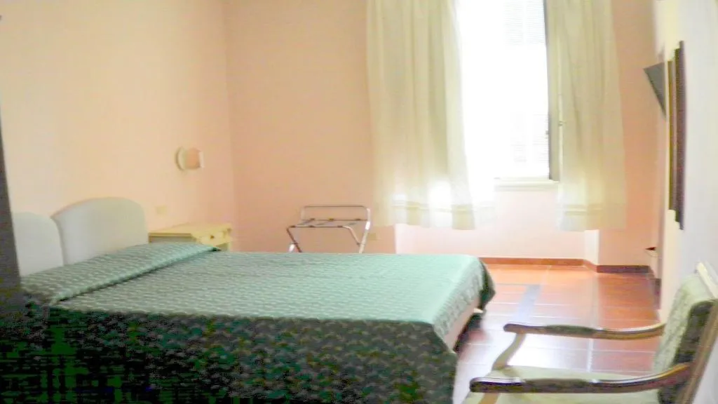 Room, Rita Major, Florence