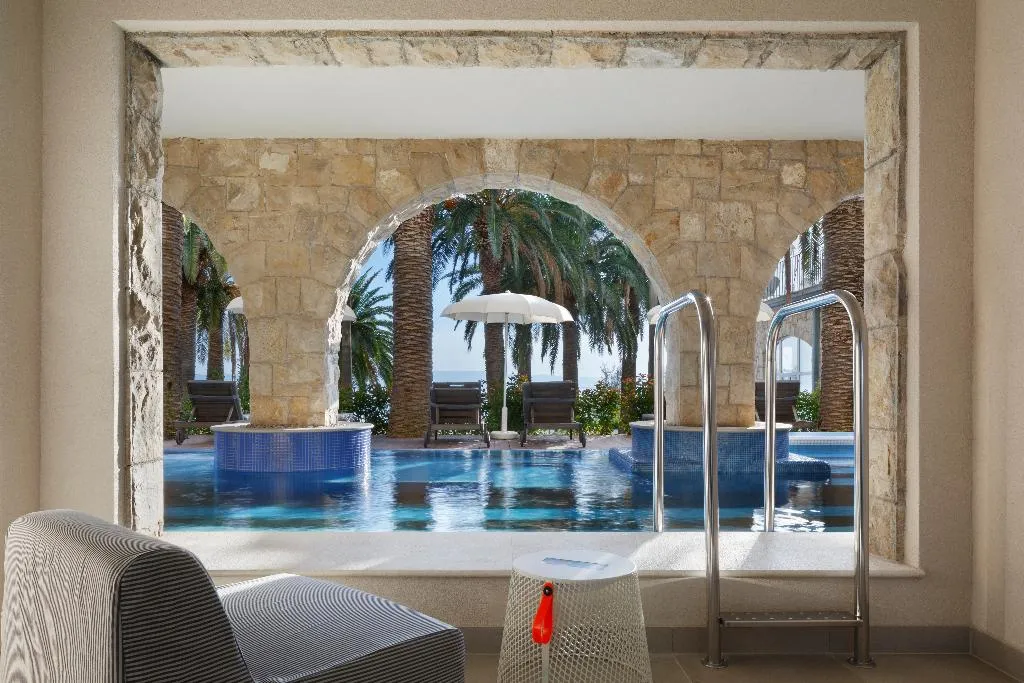 JUNIOR SUITE SEA VIEW Room, Bluesun Hotel Jadran, Split