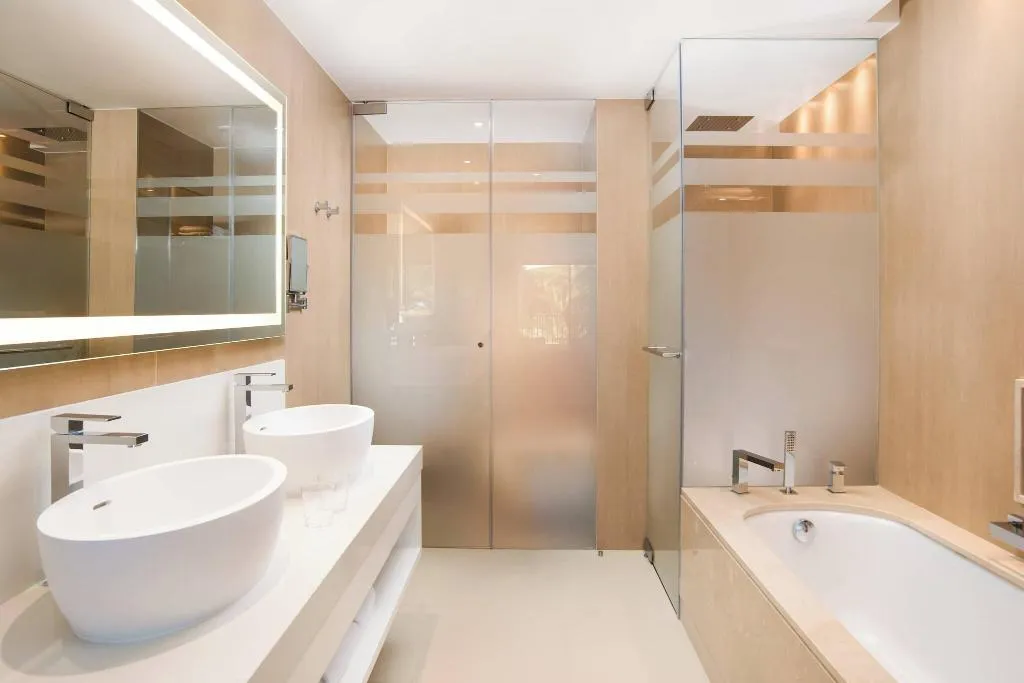JUNIOR SUITE POOL VIEW Room, Pine Cliffs Hotel, a Luxury Collection Resort, Algarve