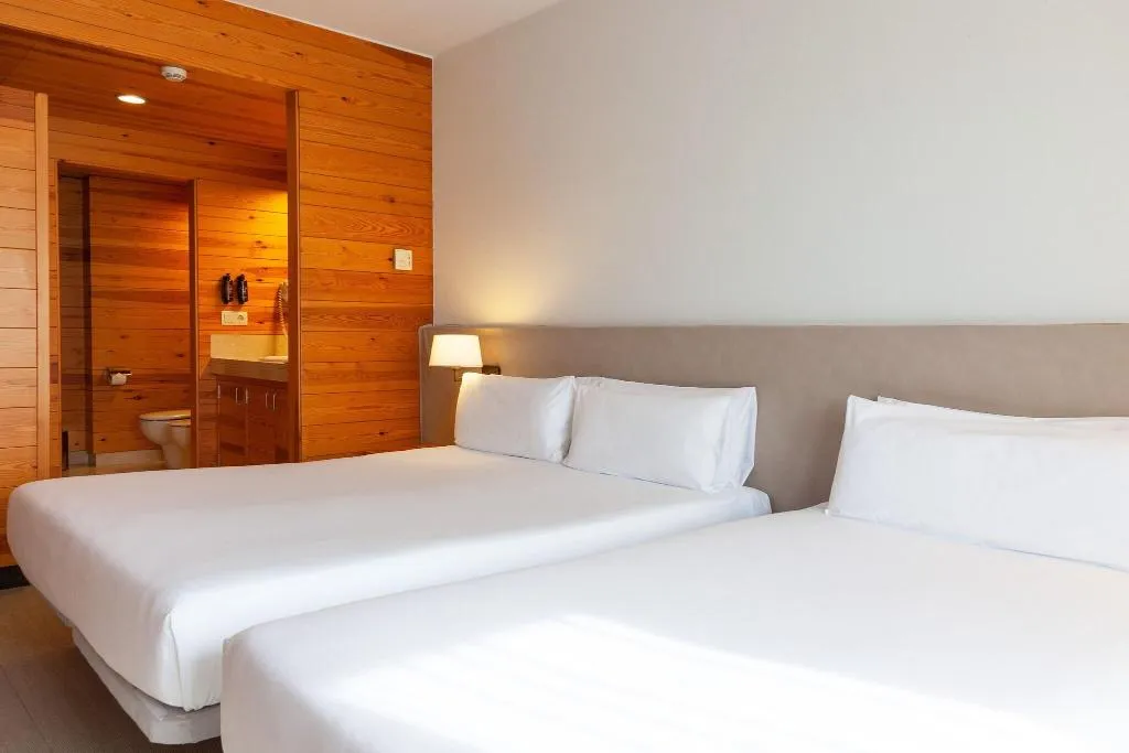 Room, Montanya Hotel & Lodge, Costa Brava