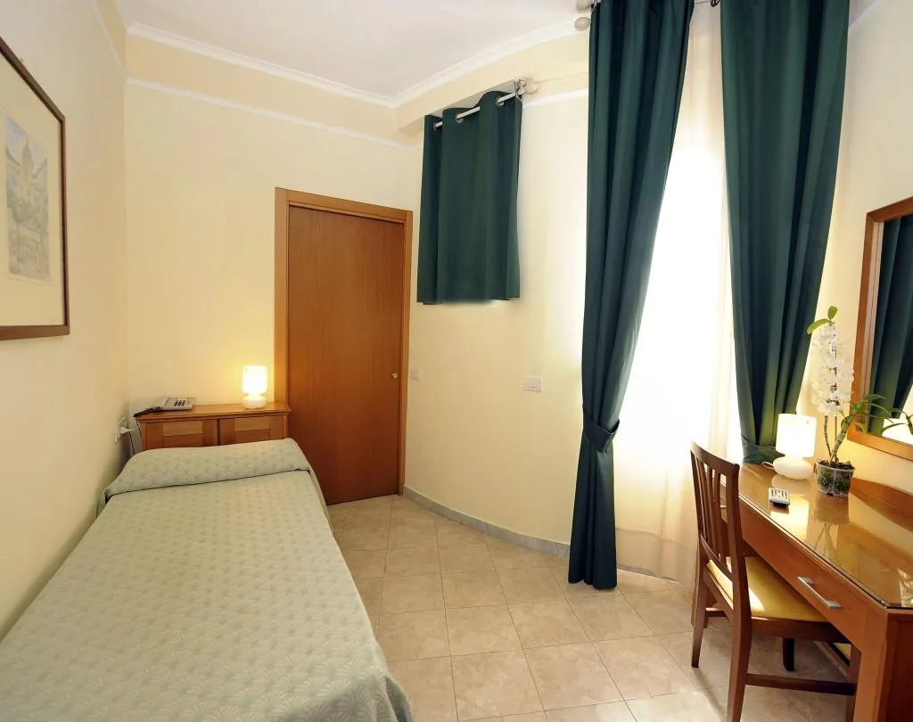 DOUBLE CLASSIC Room, Tourist, Naples