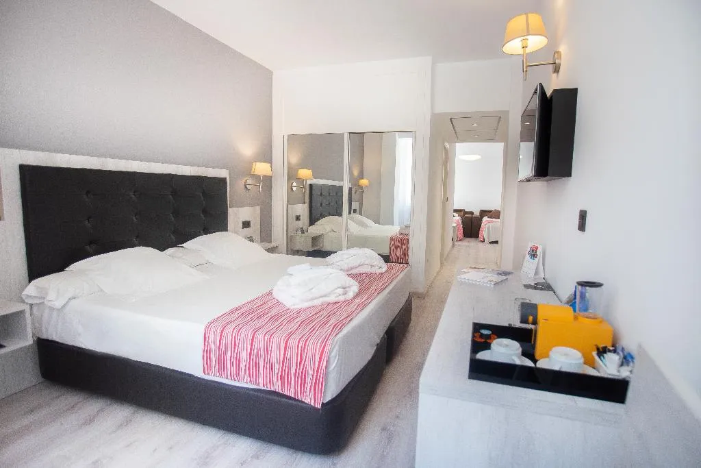 QUADRUPLE STANDARD Room, Soho Bahía Málaga, Costa Del Sol