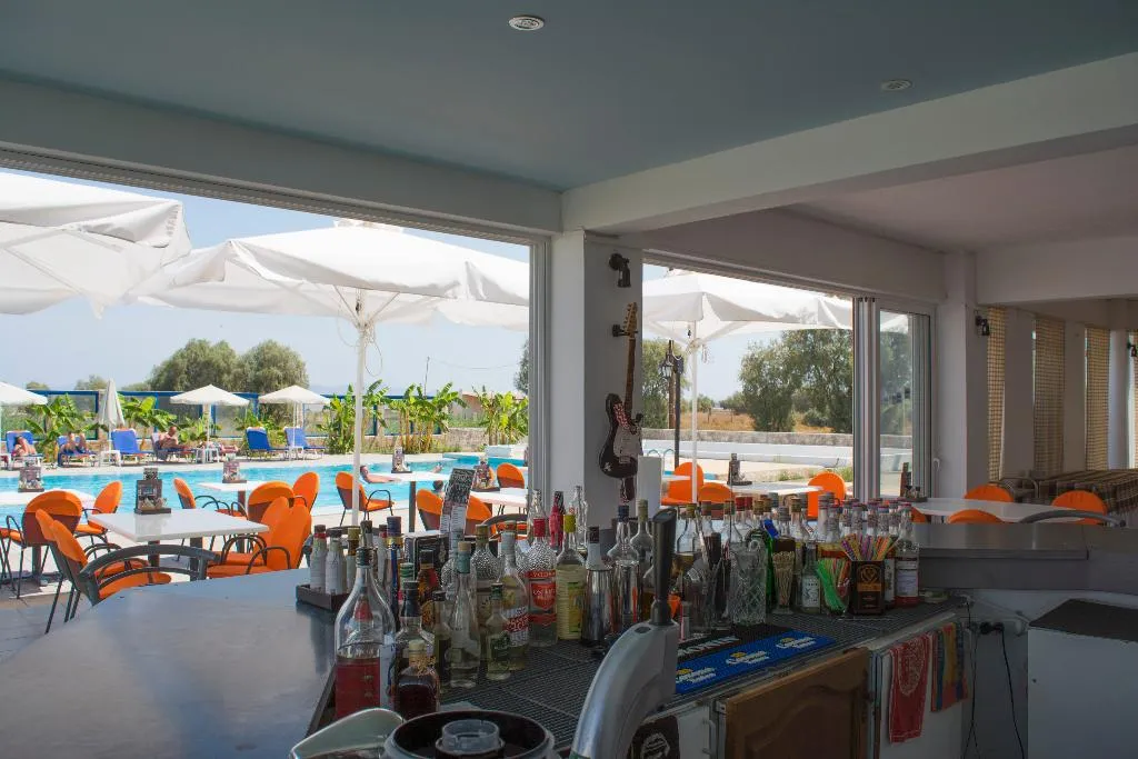 Bar, Bouradanis, Kos