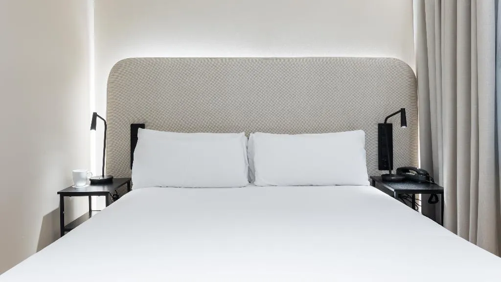 DOUBLE BASIC Room, Royal Ramblas, Barcelona