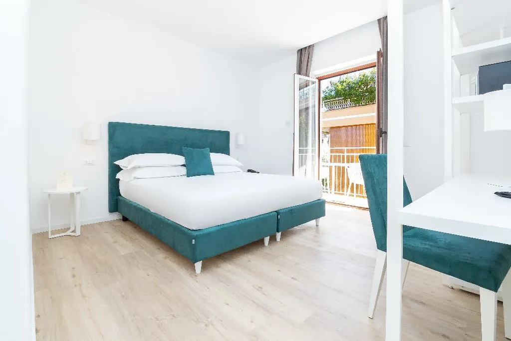 Double or Twin CLASSIC Room, Hotel Isabella Sorrento, Naples