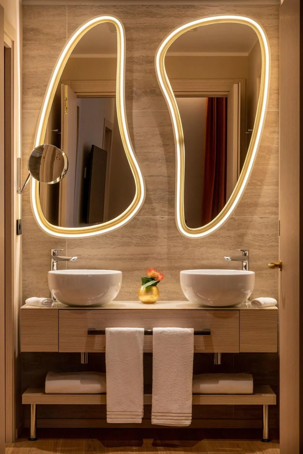 APARTMENT KING SIZE BED Room, Rosa Grand Milano - Starhotels Collezione, Milan
