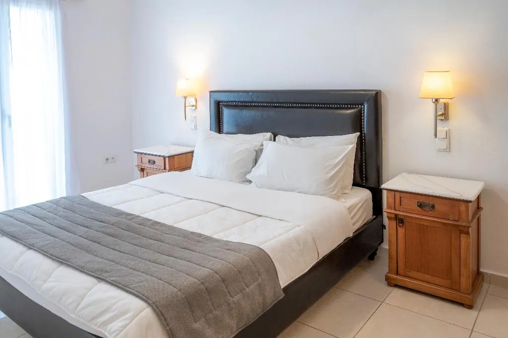 DOUBLE GARDEN VIEW Room, SMY Mediterranean White, Athens
